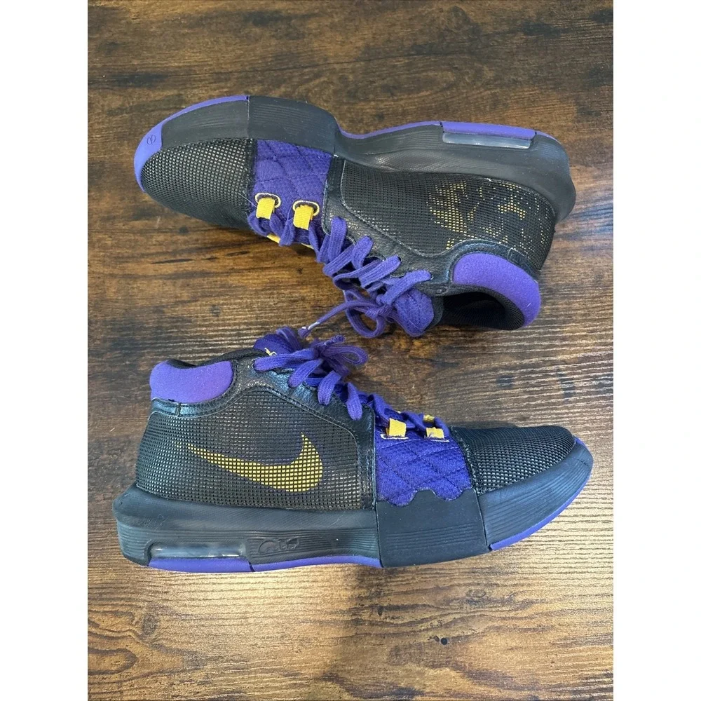 Nike Men's Black Purple and Gold Athletic Shoes